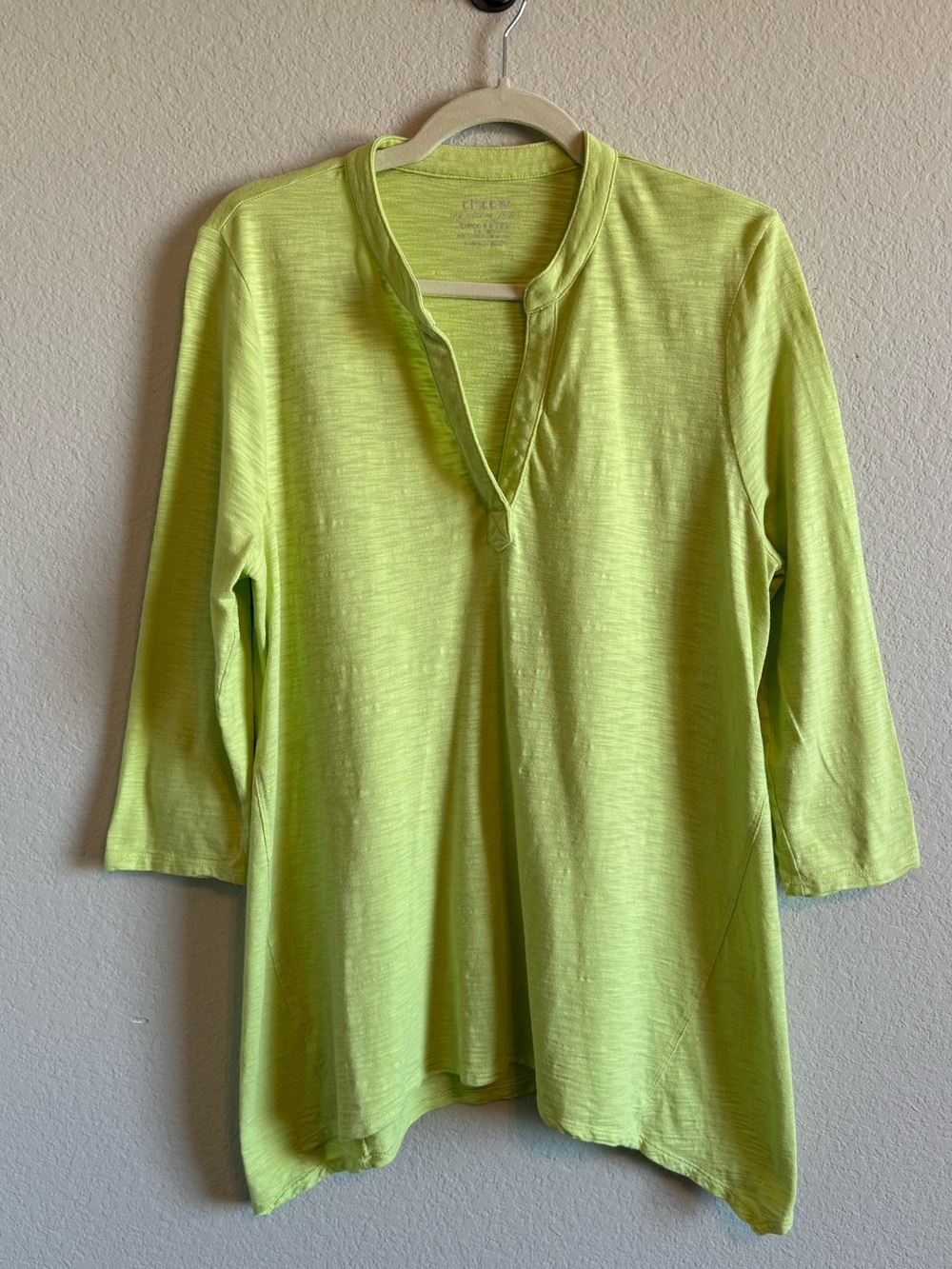 Chico's Split Neck Chartreuse Green Tunic Lightweight Slub Knit Cotton Blend Top